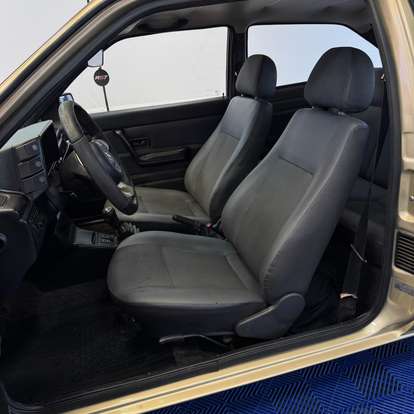 VOLKSWAGEN-GOL-1990