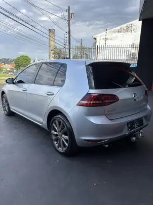 VOLKSWAGEN-GOLF-2014