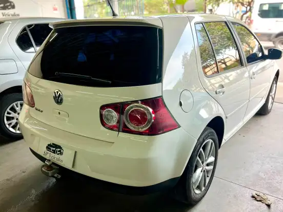 VOLKSWAGEN-GOLF-2013