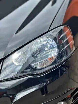 VOLKSWAGEN-GOLF-2009