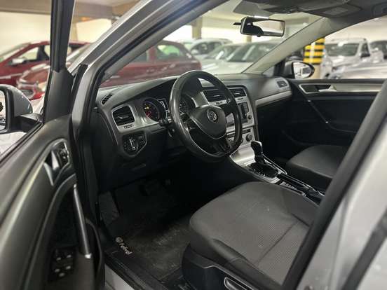 VOLKSWAGEN-GOLF-2014