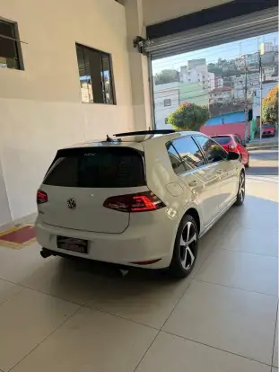 VOLKSWAGEN-GOLF-2013
