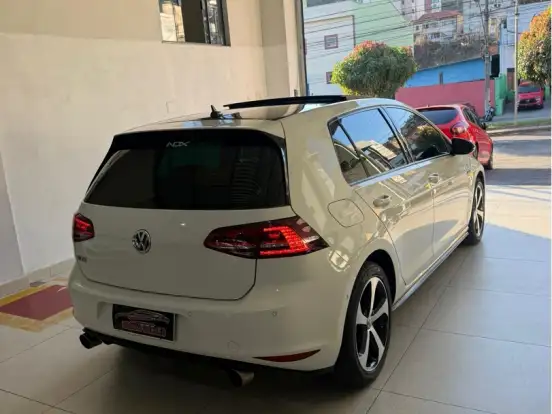 VOLKSWAGEN-GOLF-2.0 GTI HIGHLINE 16V GASOLINA 4P AUTOMÁTICO VOLKSWAGEN-GOLF-2013