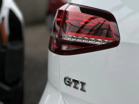 VOLKSWAGEN-GOLF-2014