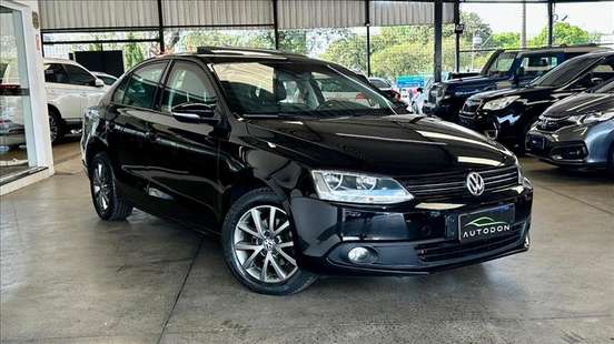 VOLKSWAGEN-JETTA-2011