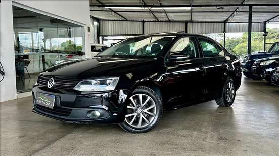 VOLKSWAGEN-JETTA-2011