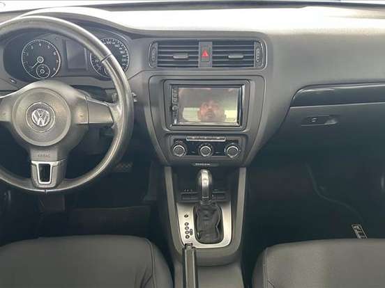 VOLKSWAGEN-JETTA-2.0 COMFORTLINE GASOLINA 4P TIPTRONIC VOLKSWAGEN-JETTA-2011