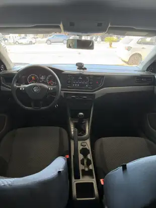 VOLKSWAGEN-POLO-2017