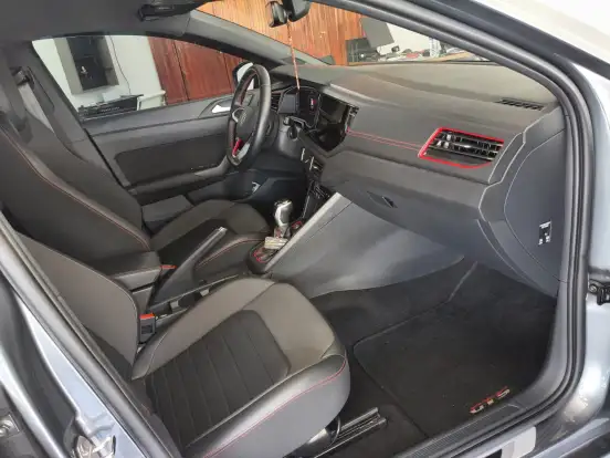 VOLKSWAGEN-POLO-2023