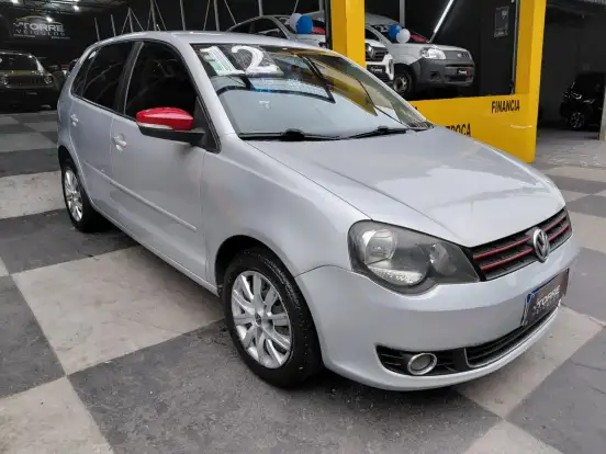 VOLKSWAGEN-POLO-2011