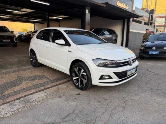 VOLKSWAGEN-POLO-2018