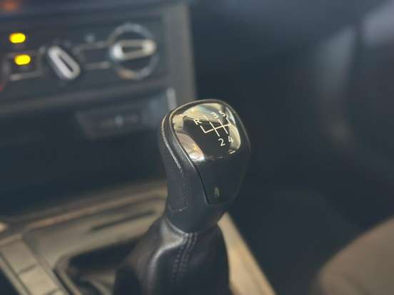 VOLKSWAGEN-POLO-2024