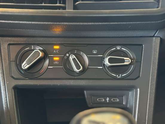 VOLKSWAGEN-POLO-2024