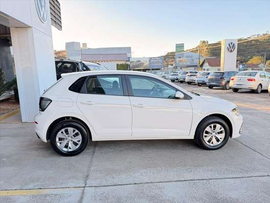 VOLKSWAGEN-POLO-2023
