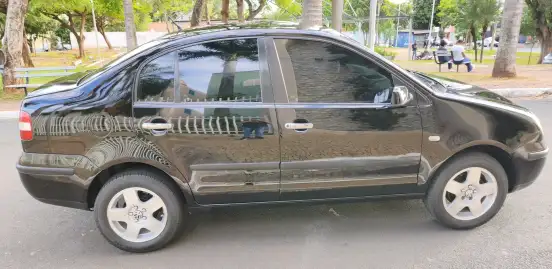 VOLKSWAGEN-POLO SEDAN-2003