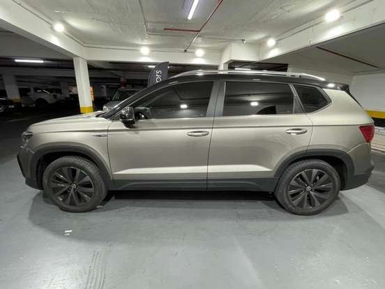 VOLKSWAGEN-TAOS-2022