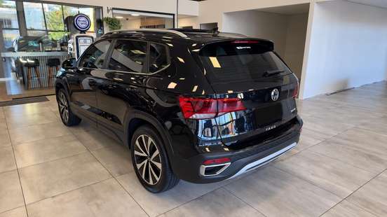 VOLKSWAGEN-TAOS-2023