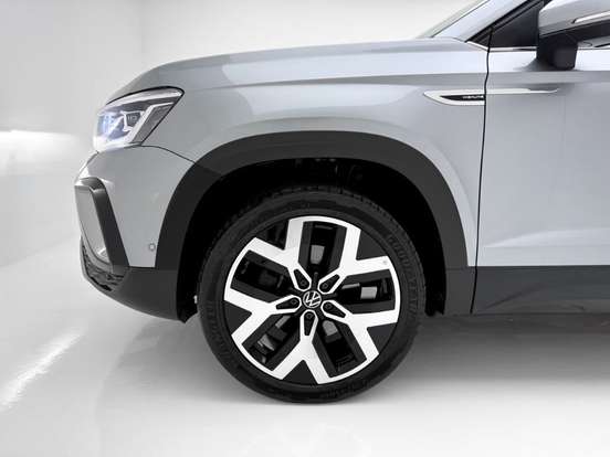 VOLKSWAGEN-TAOS-2024