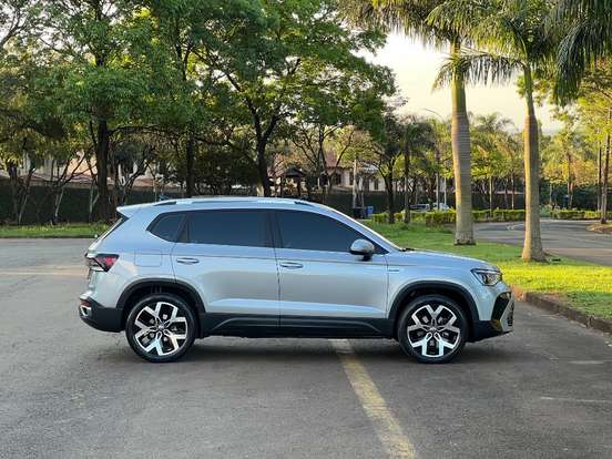 VOLKSWAGEN-TAOS-2026