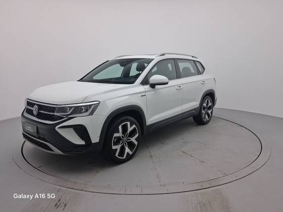 VOLKSWAGEN TAOS 1.4 250 TSI TOTAL FLEX HIGHLINE AUTOMÁTICO