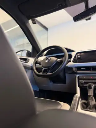 VOLKSWAGEN-T-CROSS-2019