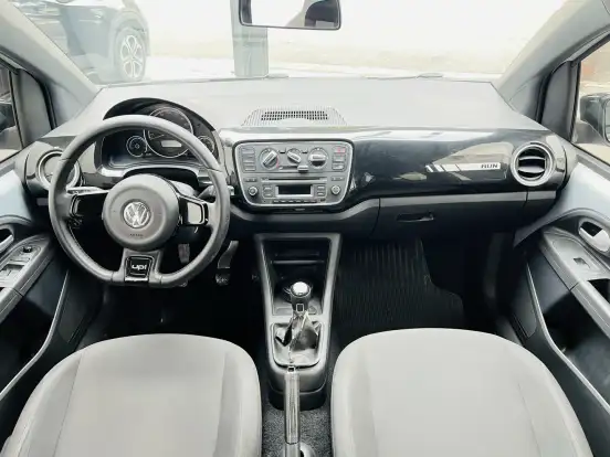 VOLKSWAGEN-UP-1.0 MPI RUN UP 12V FLEX 4P MANUAL VOLKSWAGEN-UP-2016