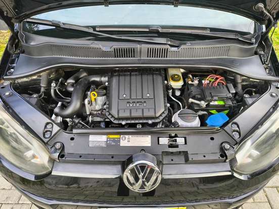 VOLKSWAGEN-UP-2015