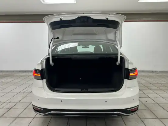 VOLKSWAGEN-VIRTUS-2025