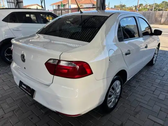 VOLKSWAGEN-VOYAGE-2021