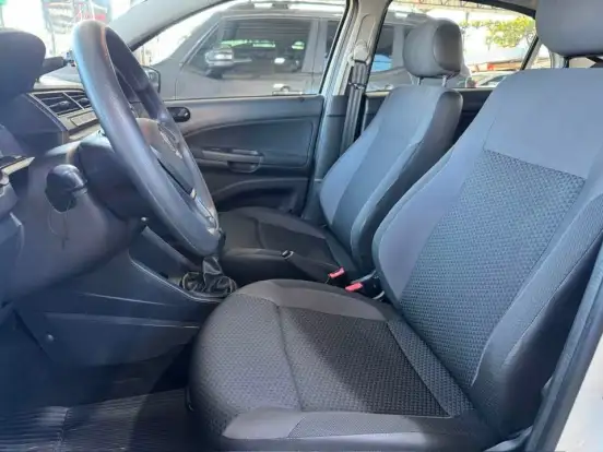 VOLKSWAGEN-VOYAGE-2021
