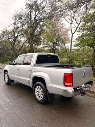 VOLKSWAGEN-AMAROK-2011