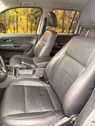 VOLKSWAGEN-AMAROK-2011