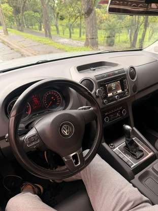 VOLKSWAGEN-AMAROK-2011