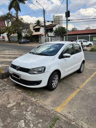 VOLKSWAGEN-FOX-2014