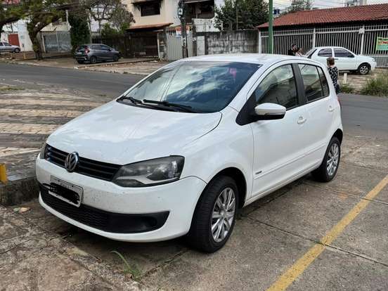 VOLKSWAGEN-FOX-1.0 MI 8V FLEX 4P MANUAL VOLKSWAGEN-FOX-2014
