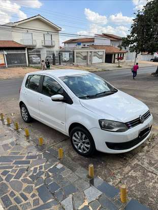 VOLKSWAGEN-FOX-2014