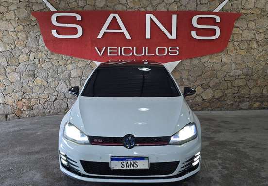 VOLKSWAGEN-GOLF-2014