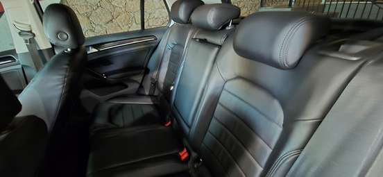 VOLKSWAGEN-GOLF-2014