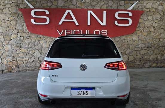 VOLKSWAGEN-GOLF-2014