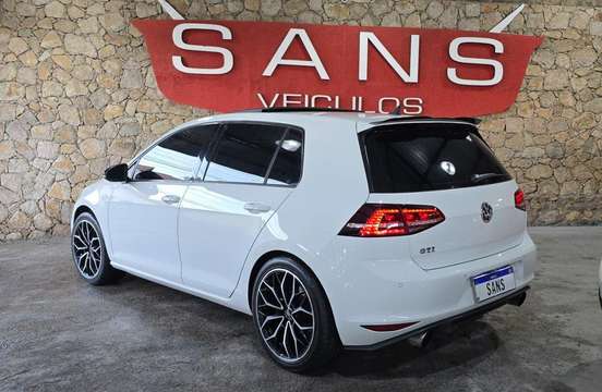 VOLKSWAGEN-GOLF-2014