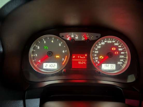 VOLKSWAGEN-GOLF-2012