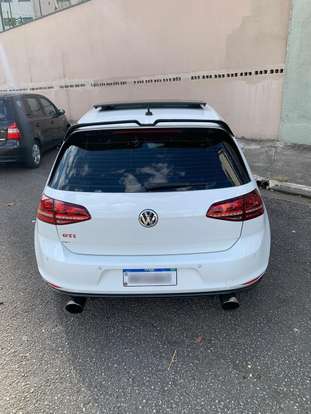 VOLKSWAGEN-GOLF-2015