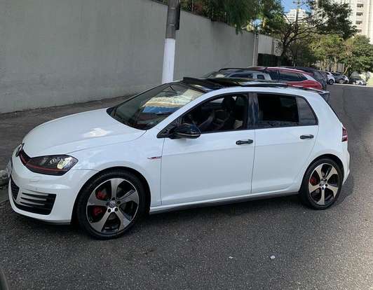 VOLKSWAGEN-GOLF-2015