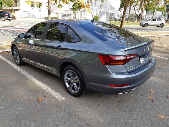 VOLKSWAGEN-JETTA-2018