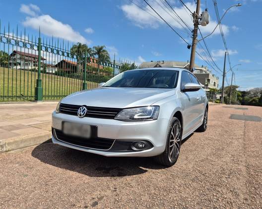 VOLKSWAGEN JETTA 2.0 TSI HIGHLINE 211CV GASOLINA 4P TIPTRONIC