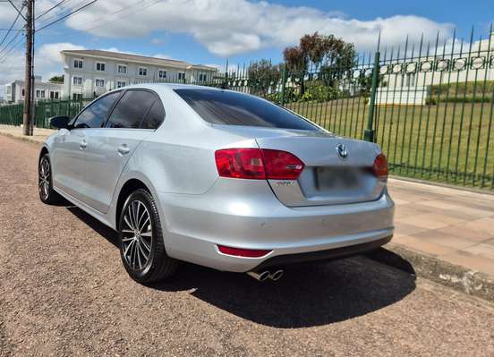 VOLKSWAGEN-JETTA-2.0 TSI HIGHLINE 211CV GASOLINA 4P TIPTRONIC VOLKSWAGEN-JETTA-2013