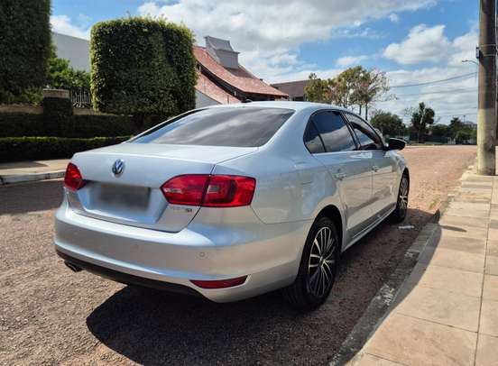 VOLKSWAGEN-JETTA-2.0 TSI HIGHLINE 211CV GASOLINA 4P TIPTRONIC VOLKSWAGEN-JETTA-2013