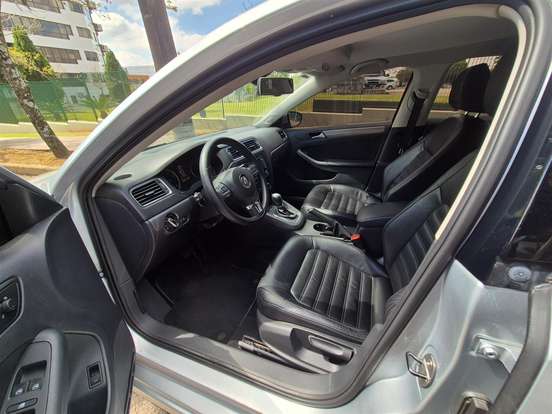VOLKSWAGEN-JETTA-2.0 TSI HIGHLINE 211CV GASOLINA 4P TIPTRONIC VOLKSWAGEN-JETTA-2013