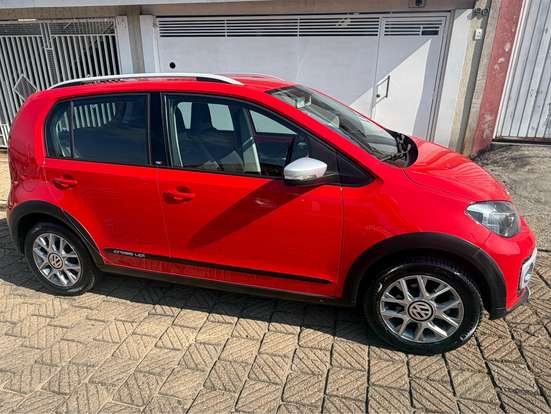 VOLKSWAGEN-UP-2015