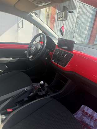 VOLKSWAGEN-UP-2015